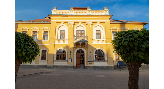 Mádi Kúria Hotel. Szálloda és rendezvényhelyszín Tokajhegyalja. Helyszín Info 2020.