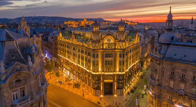 Hungary's Leading Hotel Budapest. Párisi Udvar Hotel Budapest. Helyszín Info 2024.